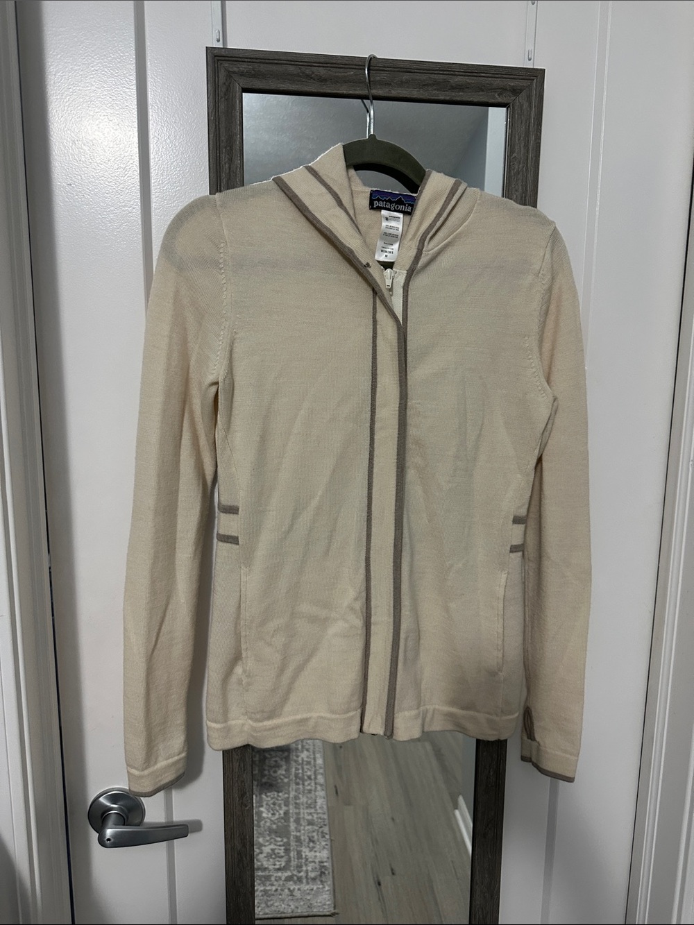 Patagonia Cream Zip Front Hooded Jacket with Taupe Trim size medium